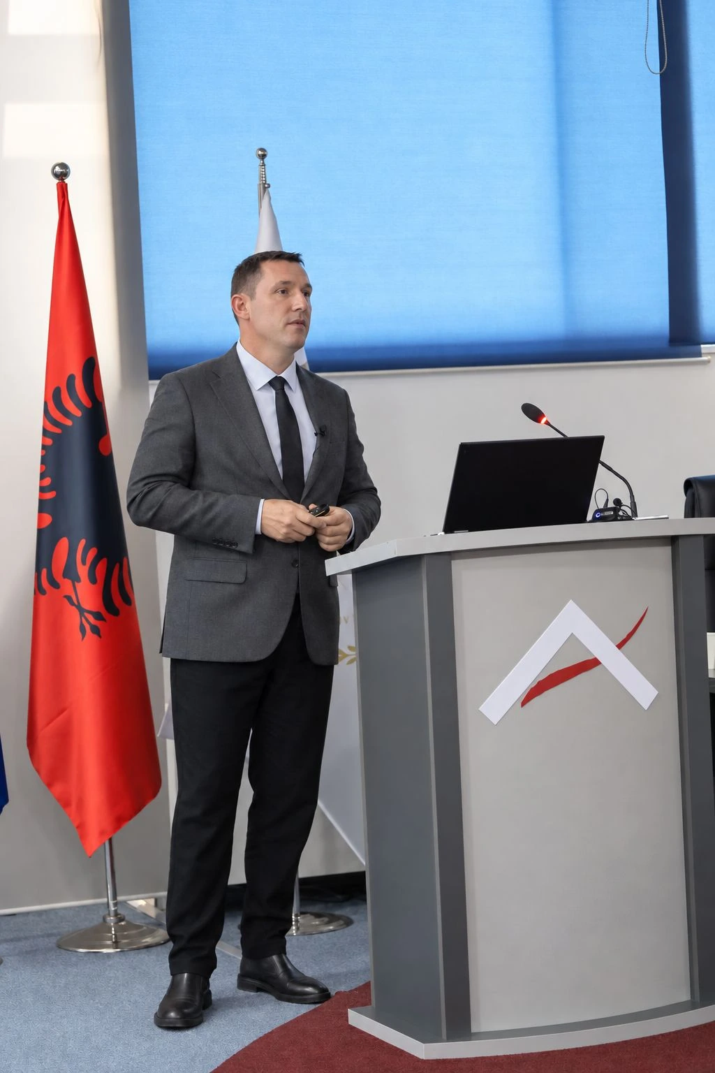 Mentor Pllana presenting at Kosovo Akademia